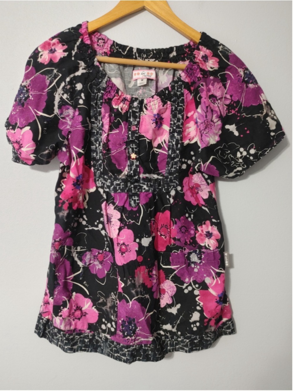 Women's Koi by Kathy Peterson Floral Scrub Blouse Size M Black/Purple/Pink